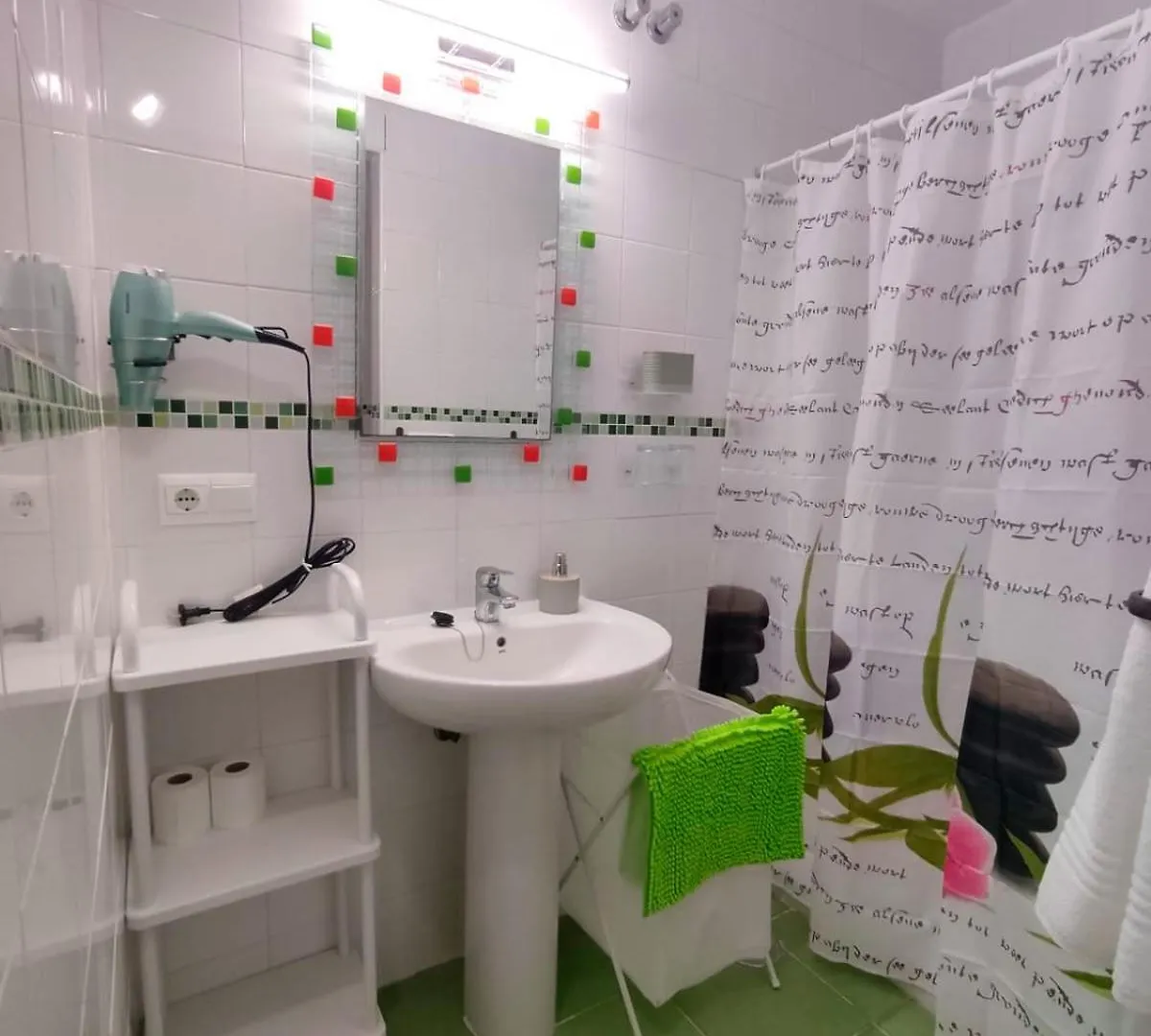Holiday home Celestina Apartment, Piscinas, Parking Gratis, A 5 Min De Torre Del Mar Velez Malaga
